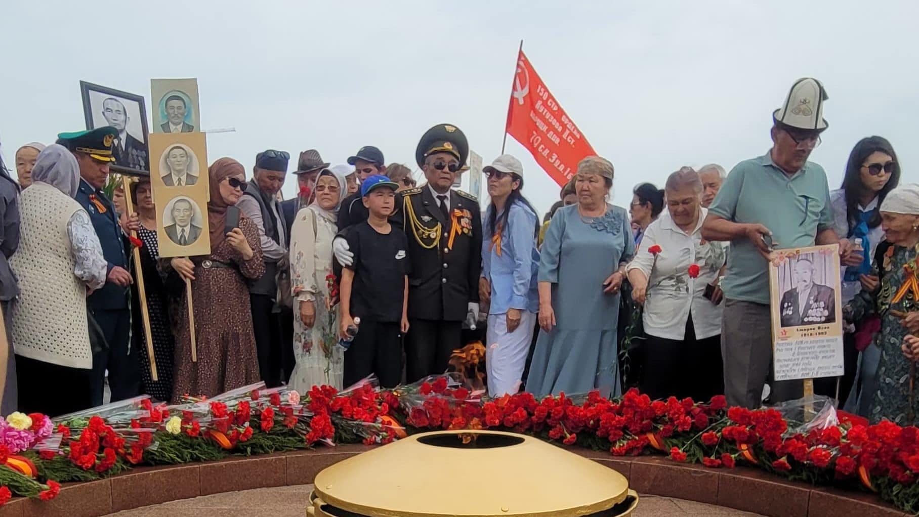 Eternal flame ceremony on Victory Day in Bishkek
